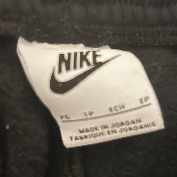 black nike sweatpants - Picture 3 of 3